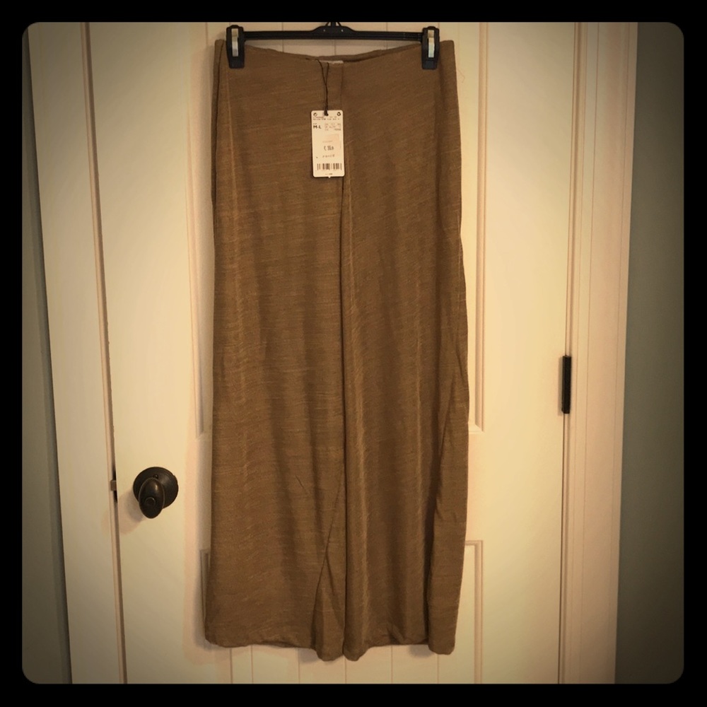 Mango pants.  Stretchy, wide legged, new!